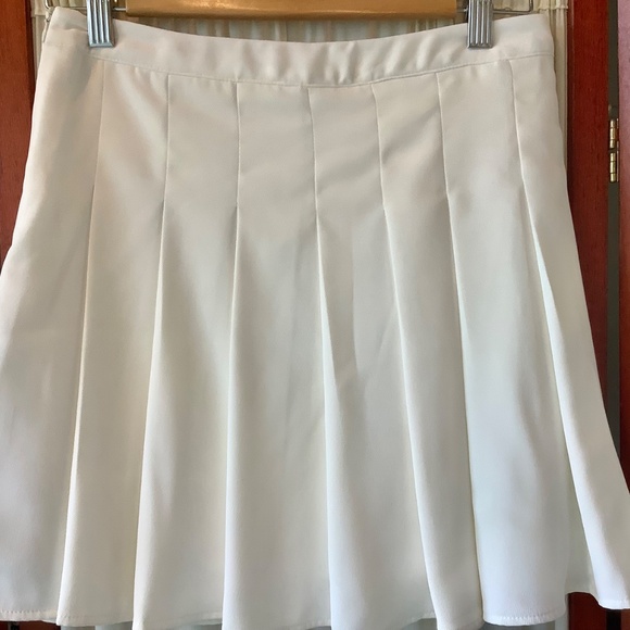 Bailey Rose Womans White Pleated Mini Skirt Size Medium - Picture 3 of 6